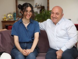 Mühendislik Okumak İsteyen Türkiye Birincisine Bilgisayar Sürprizi