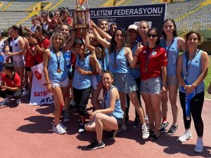 İ̇zmit Belediyesporlu Kadın Atletler İ̇zmir’den 3 Şampiyonlukla Dönüyor