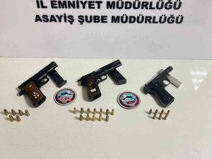 Durumundan Şüphelenilen 6 Kişinin Üzerinde 6 Ruhsatsız Tabanca Ele Geçirildi