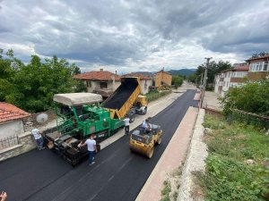 Safranbolu’da Konforlu Ulaşım İçin Asfaltlama Çalışmaları Sürüyor