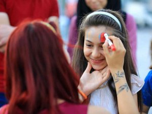 Uşak’ta Mahalle Şenlikleri Başladı