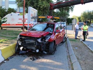 Kırmızı Işık İhlali Kaza Getirdi: 4 Yaralı
