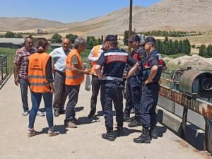 Ceyhan Nehri’nde Oksijensiz Kalan Balıklar Telef Oldu