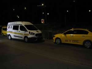 Kavgada Bıçaklanan Taksi Sürücüsü Ağır Yaralandı