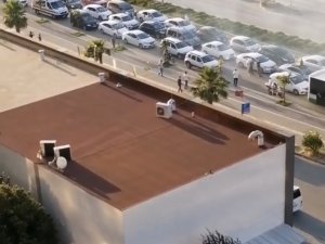 Bursa’da Meşalelerle Yol Kesen Asker Konvoyu Ambulansın Geçişine İzin Vermedi