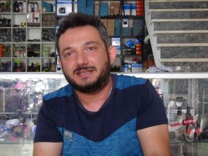 Silivri’de Bir Kadının Çocuklarına İş Yerinden Kedi Çaldırdığı Anlar Kamerada