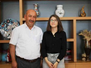 Müdür Başyiğit, Yks Türkiye 32’ncisi Zeynep Mert’i Tebrik Etti