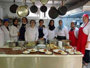 Turizm Sezonunda Aşçılık Kursuna Yoğun İlgi