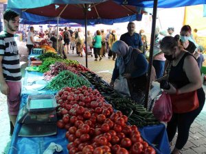 Aydın’da Pazarda Fiyatlar Yarıya Düştü