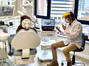 Uzman Diş Hekimi İkinci Üniversitesinde İ̇letişim Bilimleri Fakültesini Tercih Etti