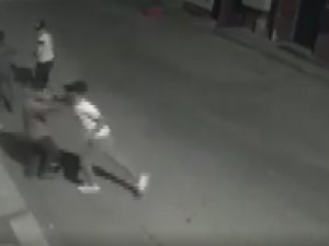 Tek Yumruk Darbesiyle Bayılttığı Adamı Böyle Gasp Etti