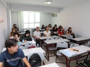 Burhaniye’de Üniversiteye Hazırlık Kursları Başladı