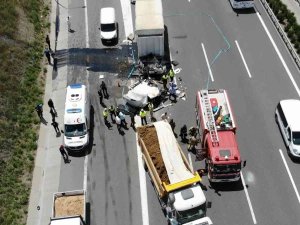 Kuzey Marmara Otoyolu’ndaki Feci Kazada Kamyon İkiye Bölündü: 1 Ölü