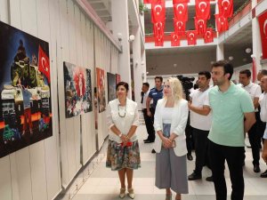 15 Temmuz Demokrasi Ve Milli Birlik Günü Davetli Ulusal Karma Sergisi Açıldı