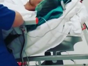 Ameliyattan Çıkan Genç Narkozun Etkisiyle Ezan Okudu