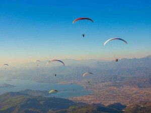 Babadağ’dan Yamaç Paraşütüyle Uçuşlar Arttı