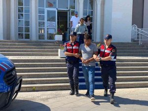 Tartıştığı Eşini, Kayınvalidesini Ve Kayınpederini Bıçaklayan Şahıs Tutuklandı