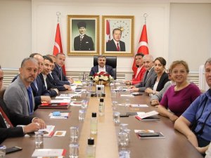 Vali Atay İstihdama Ve Mevsimlik İşçilere Yönelik Toplantılara Başkanlık Yaptı