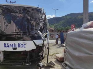 Devrek’te Trafik Kazası: 3 Yaralı