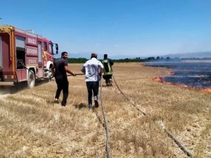 Bilinçsizce Yakılan Anız 200 Dekar Alanı Siyaha Bürüdü