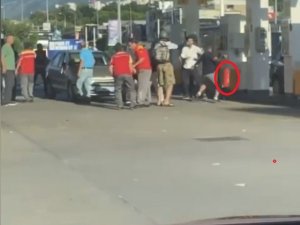Trafikte Kanlı Yol Verme Kavgası Kamerada...