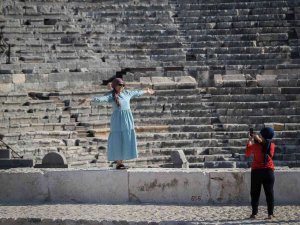 Patara Antik Kenti Ziyaretçilerini Adeta Geçmişe Götürüyor