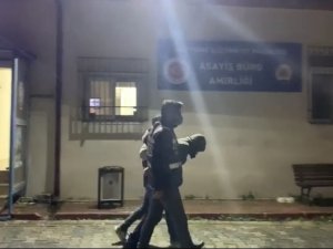 İ̇stanbul’da Lokantayı Soyan Hırsızı Giydiği Kapüşonlu Mont Yakalattı