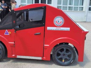 Bilecikli Lise Öğrencilerin Tasarladığı Elektrikli Araç Teknofest Finalinde