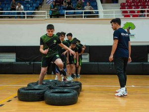 Sınav Parkurlarında Başarıya Koşuyorlar