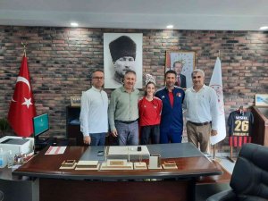 İ̇l Müdürü Er, Avrupa Şampiyonası’nda Türkiye Rekorunu Kıran Milli Sporcuyu Ağırladı