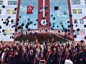 OMÜ Diş Hekimliği Fakültesi’nde Mezuniyet Heyecanı