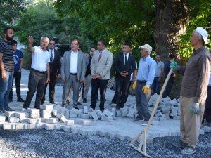 Hakkari’de Bir Semt Toprak Yoldan Kurtarıldı