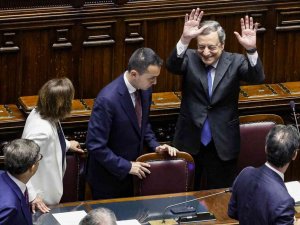 İ̇talya Başbakanı Draghi İstifasını Sundu