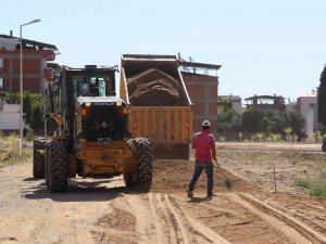 Şirinevler Mahallesi’nde Park Ve Sokak Yapım Çalışmaları Sürüyor