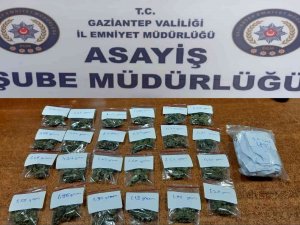 Şüpheli Şahsın Üzerinden Uyuşturucu Çıktı