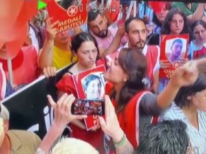 İ̇zmir’deki Suruç Anmasında Olay Çıktı: 4 Polis Yaralı