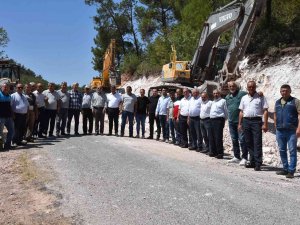 Büyükşehirden 30 Kilometrelik Güzergâhta Yoğun Çalışma