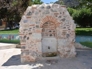 Şehzadeler Belediyesi Tarihi Dört Çeşmeyi Restore Etti