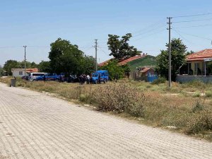 Kayınvalidesinin Evinde Tartıştığı Karısını Silahla Vurdu