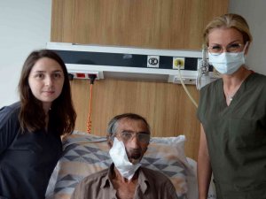 Tümör Nedeniyle Su Bile Yutamayan Hastaya Ameliyatlı Çözüm