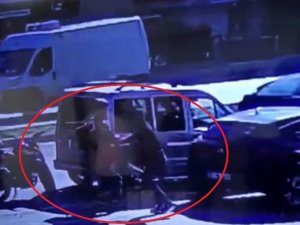 Trafikte Yol Verme Tartışmasında Polis Memuru Bıçaklandı: Olay Anı Kamerada