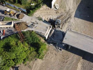 Selde Zarar Gören Kozcağız Köprüsü Yıkılıyor