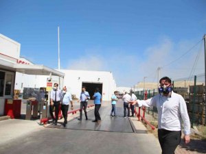 Antalya’da Plastik İnşaat Malzemeleri Üreten Fabrikadaki Yangın Korkuttu