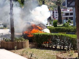 Yanan Çekici Kullanılmaz Hale Geldi