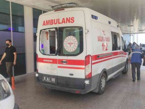 Kalp Krizi Geçiren Hastayı Almaya Giden 112 Ekibine Hasta Yakını Saldırdı
