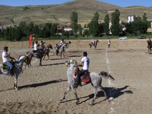 Cirit Takımları Bu Kez Dede Korkut Şölenleri İçin At Bindi