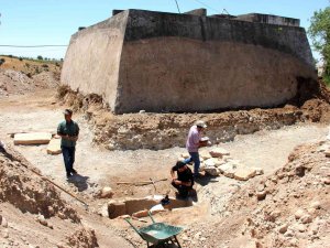 Belediyenin Başvurusuyla Yapılan Kazılarda Roma Dönemi’ne Ait Mezarlar Bulundu