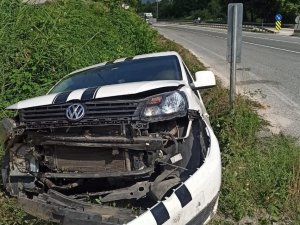 Hafif Ticari Araç Kanala Uçtu: 5 Yaralı