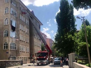 Anne Anahtarı Evde Unuttu, 1 Yaşındaki Bebek Evde Mahsur Kaldı
