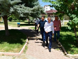 Yeşilyurt’ta Sosyal Yaşam Alanları Düzenleme Çalışmaları Sürüyor